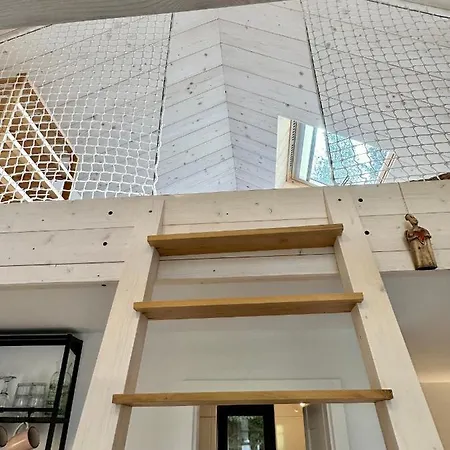 Lila Bee Domek alpejski